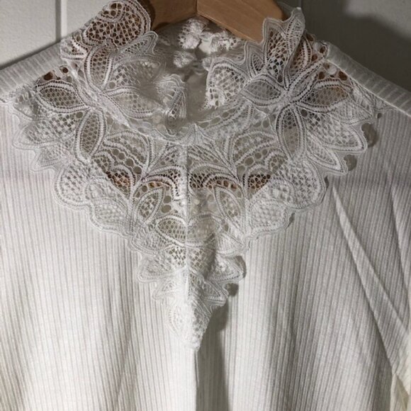 American Rag Womens Illusion Lace Mock Neck Top Small - Picture 5 of 6